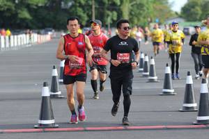 BIB: 0202, 0224
                            <button type="button" onclick="openModal(5246952)" class="btn btn-primary btn-sm float-right btn-popup" data-toggle="modal" data-target=".modal-high-quality">
                        <i class="fas fa-shopping-cart"></i> Add to Cart
                    </button>
                                            <button type="button" onclick="isThisMe(5246952, true)" class="btn btn-success btn-sm float-right btn-popup btn-isme hidden" data-toggle="tooltip" data-placement="bottom" title="นี่คือรูปของคุณใช่ไหม คลิกที่นี่เพื่อเอาเข้าอัลบั้ม">
                        <i class="fas fa-plus"></i> Add to album
                    </button>
                    <button type="button" onclick="isThisMe(5246952, false)" class="btn btn-warning btn-sm float-right btn-popup btn-isnotme hidden">
                        <i class="fas fa-ban"></i> Remove from album
                    </button>